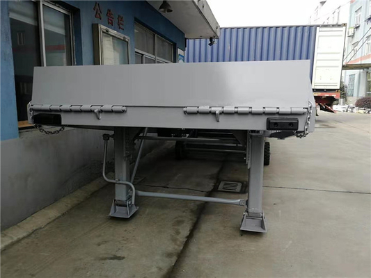 Grey Forklift Mobile Yard Ramp Portable Loading Dock Ramp 6 Ton 8 Ton