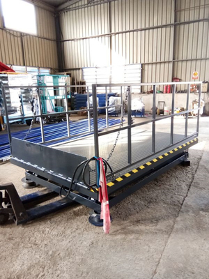Auto Lifting Equipment Hydraulic Dock Lift Electric Hydraulic Scissor Lift Be Customized Different Payload