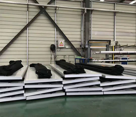 Warehouse Inflatable Dock Shelter Prevents Outdoor Heat Entering Freezing Storage
