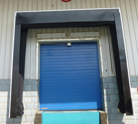 Warehouse Inflatable Dock Shelter Prevents Outdoor Heat Entering Freezing Storage