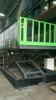 Tabla de elevación hidráulica inmóvil de Warehouse con la plataforma grande y la carga resistente